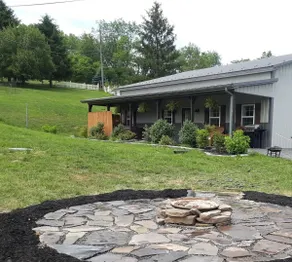 Pond Hill Guesthouse- 2 Bedroom w/Hot Tub & WiFi!! - Image 3