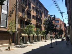 Pedestrian Vic Center. Optional parking €10 a day - Image 2