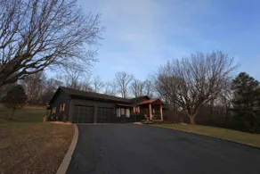 Terrace Farmhouse - Chillicothe, OH - Image 2