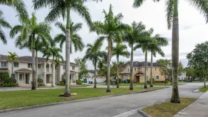 Speedway Blvd Townhouse - Image 2