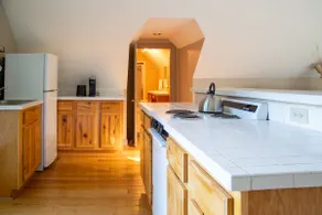 Cozy stay with scenic views on a horse farmette - Image 5