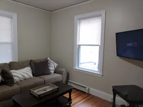 Sleeps 6! 1st Floor, W/D, Parking, 3BR, Wi-fi, DW! - Image 4