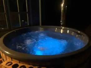Highland cabin - relaxing hot tub - Image 5