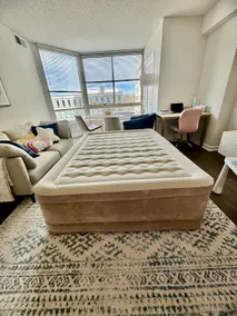 Stylish1BR, FREE Parking, Pool,Gym,Wifi - Image 4