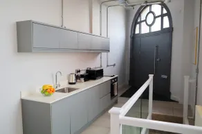 Trendy Urban Split level Apartment - Netflix&WiFi - Image 3