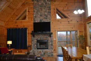 Shooting Star Log Cabin in Hocking Hills - Image 3