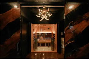 Luxury Retreat w/ Hottub & Sauna - Image 3