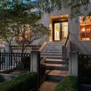 Flawless City and Mountains Views in West Seattle - Image 4
