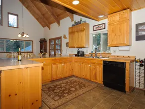 Excepional spacious lodge 5 min frm Roslyn slps 12, huge loft, WIFI, Hot Tub, - Image 4