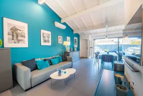 Modern house with pool and tennis - Image 5