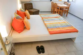 Small apartment with sun terrace - Image 4