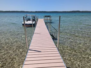Lakefront Torch Cottage: Fun in all seasons! - Image 3