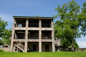 The Quinn Cabin - Sleeps 16 - Image 3