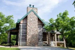 The Quinn Cabin - Sleeps 16 - Image 2