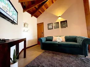 Retro Modern APT | ♡ Décor + Chimney + Breakfast - Image 3