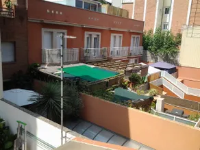 A very bright apartment very close to the labyrinth - Image 3