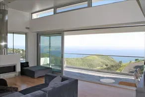 Malibu Modern Sanctuary w/ Jaw-Dropping Ocean View - Image 4