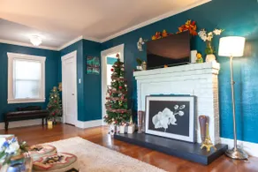 Peaceful 2-BR Bungalow w/Parking and Patio Deck - Image 3