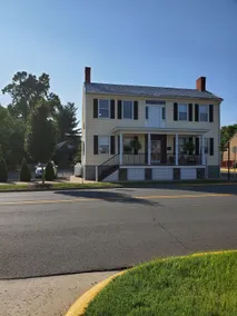 Heart of Town-Pet Friendly - Image 3