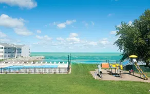 Gorgeous Lakefront Condo POOL/BEACH - Image 2