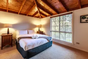 Corinella Spa Cottage WIFI Fireplace King Bed BBQ - Image 3
