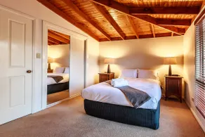 Corinella Spa Cottage WIFI Fireplace King Bed BBQ - Image 4