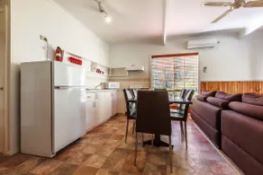 Mistletoe Cottage - Sleeps 6 - King Bed & BBQ - Image 4