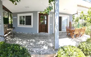 Beachfront Apartment with Garden Entrance 2+1 - Image 4