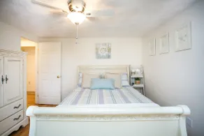 Charming Beach Cottage with Stunning Ocean Views!! - Image 4