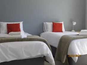 Comfortable in Aus - Room 5 - Image 2