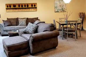 Bright and cozy 2 bedroom apartment in South Hills - Image 5