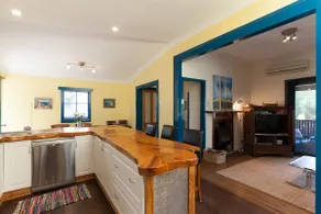 Fremantle South Beach House + Outdoor Studio - Image 5