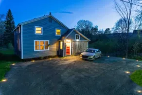 Cozy 3 bedroom 2 bath home close to hiking, biking, and Stowe! - Image 2