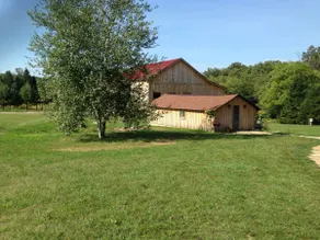 SanaView Farms Farmhouse - Image 4