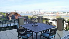 Flawless City and Mountains Views in West Seattle - Image 3