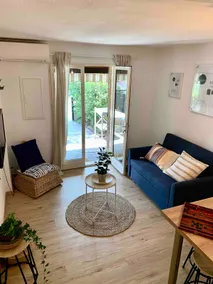 Beautiful Townhouse in a great location - Image 5