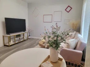 Beautiful 1-Bedroom Guesthouse, Private Entrance - Image 5
