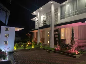 Modern, spacious, safe and quiet house - Image 3