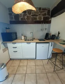 Cozy 2-bedroom in the heart of a picturesque village - Image 4
