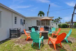 MiamiMuralHouse:4BRw/themes, Game room, Backyard - Image 5