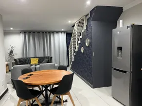 Stunning 2 Bedroom Apartment - Image 4