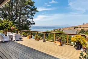 4 bedroom single story w/ deck - Image 3