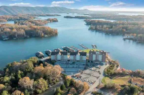 Mariners Landing Condo at SML. AMENITY OVERLOAD! - Image 4