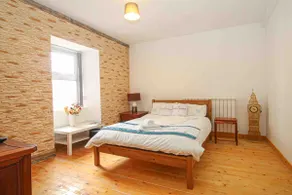 Deluxe Apartment - Image 2