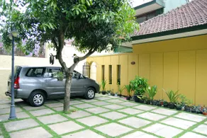 Lamping GuestHouse Bandung - all 5 room for 10 pax - Image 2