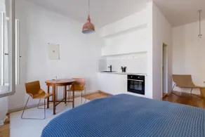 Modern studio in an Art Nouveau building - Image 4