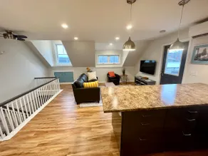 A modern Pied-à-terre on the coast of Maine. - Image 2