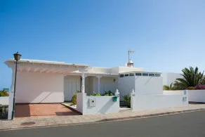 beautiful house in Puerto Calero - Image 2