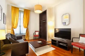 Large Downtown Apartment 2 - Image 3