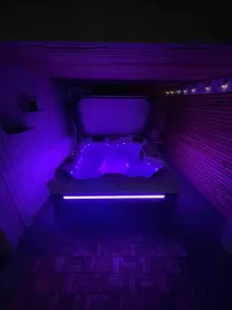 Beautiful guesthouse with jacuzzi - Image 4